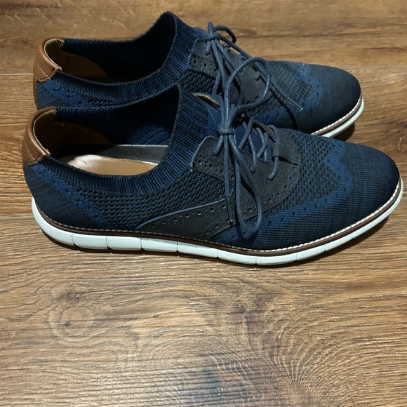 Johnston & Murphy wingtip “sneaker”, size 8.5, navy with tan leather accents. - Picture 2 of 4